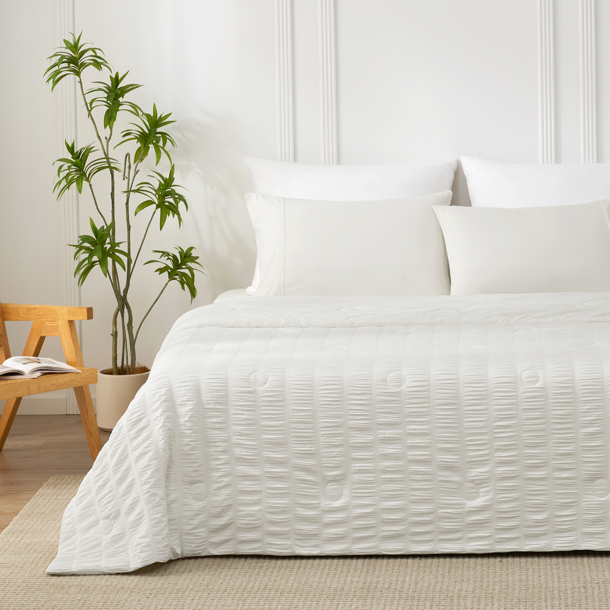 Cooling Comforter | Lightweight Seersucker Design with Vertical Stripes | Breathable Fabric for Hot Sleepers
