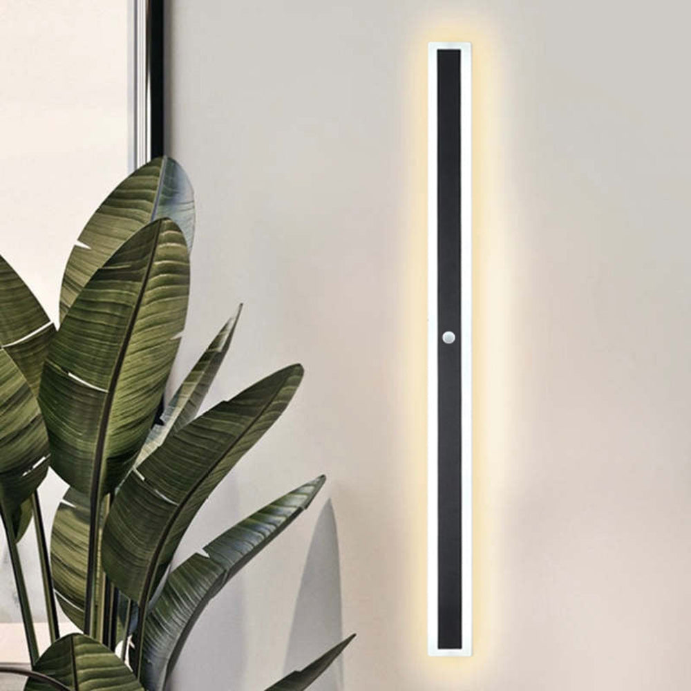 Outdoor LED Wall Sconce Modern Black Aluminum Linear Light for Patio Garden Entry Waterproof IP65 Rated Indoor Outdoor Wall Mount Fixture