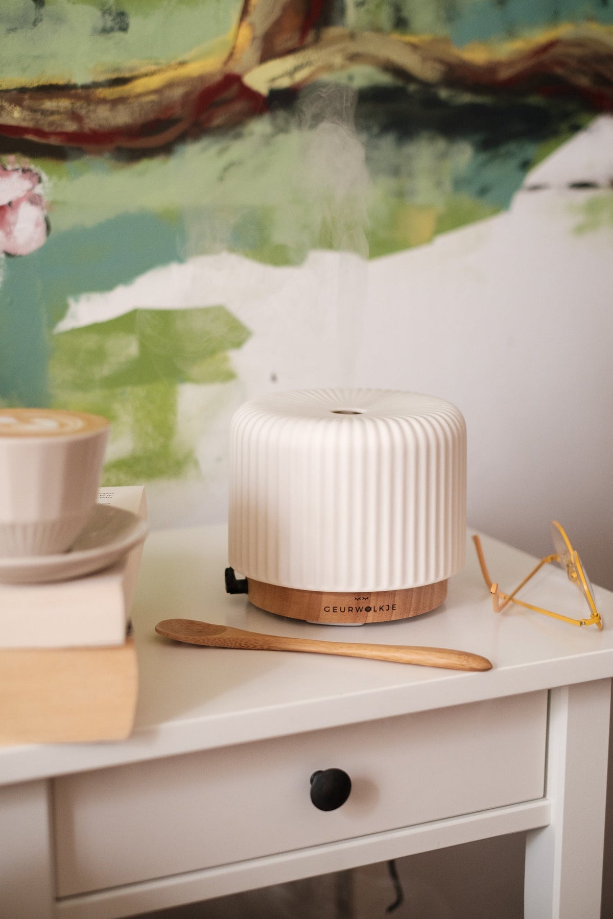 Ceramic Aromatherapy Diffuser with Ultrasonic Mist Technology, 200mL Capacity & LED Ambient Light for Home, Bedroom & Office