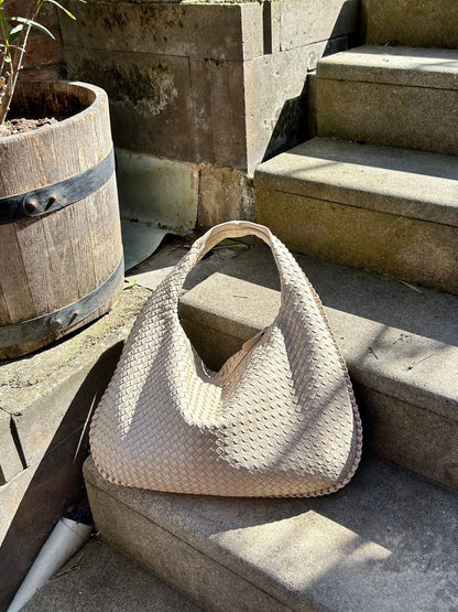 Braided Leather Hobo Bag with Zip Closure | Stylish Shoulder Bag