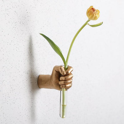 Étreinte™ – Sculptural Wall Hand Vase