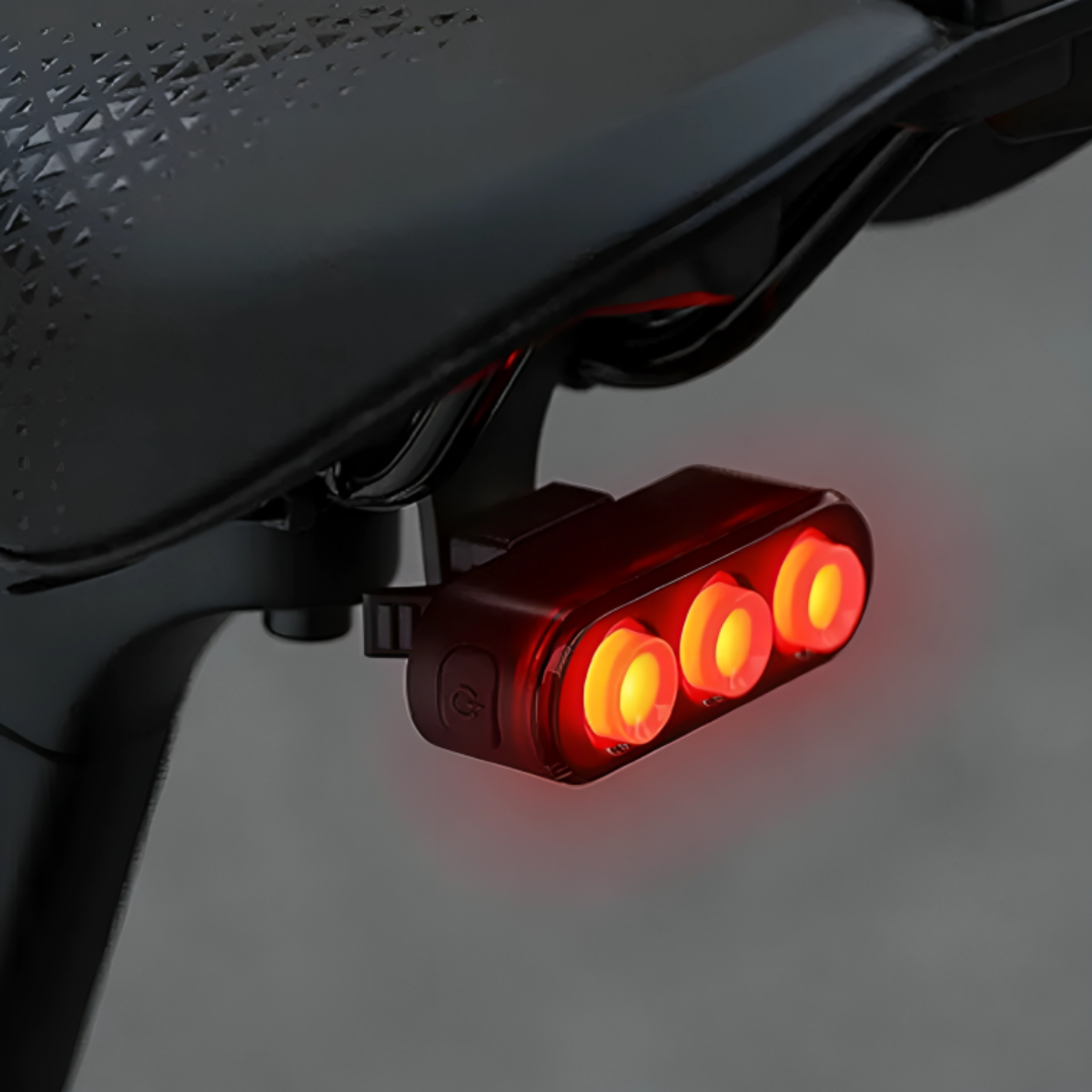 Motion-Sensing Bike Tail Light with Auto Brake Alert – Rechargeable Rear Safety LED for Road & Mountain Bikes