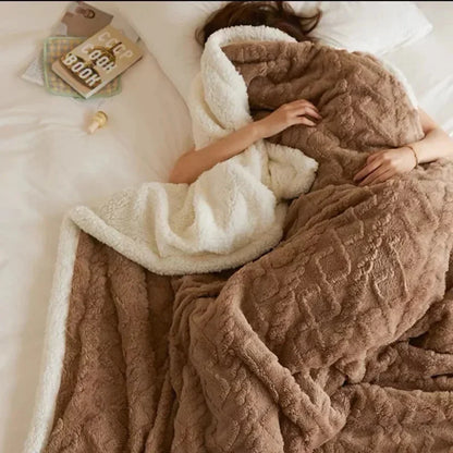 Plush Polyester Throw Blanket for Bed, Couch & Sofa - Lightweight All-Season Layer for Bedroom or Living Room