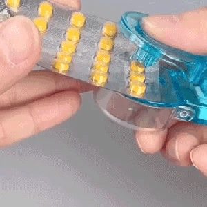 Pill Remover One-Hand Operation Built-In Storage