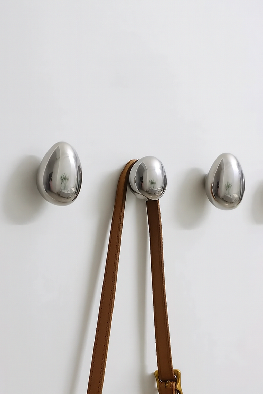 Ceramic Wall Hooks for Bathroom 2.3 inch Silver Chrome Teardrop Towel Robe Hanger Adhesive or Screw Mount for Kitchen Entryway 2-Pack Organi