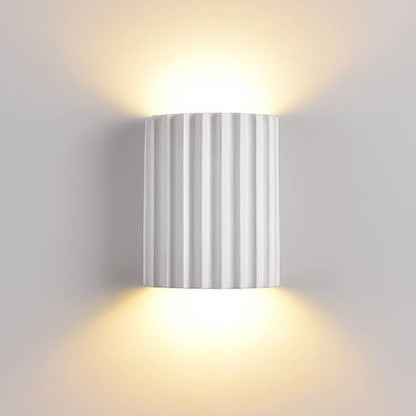 Sculptural Resin Sconce Light Green Wavy Texture 6.3 Inch Height Soft Glow for Bedrooms Hallways Nordic Accent Minimalist Feature Wall Decor