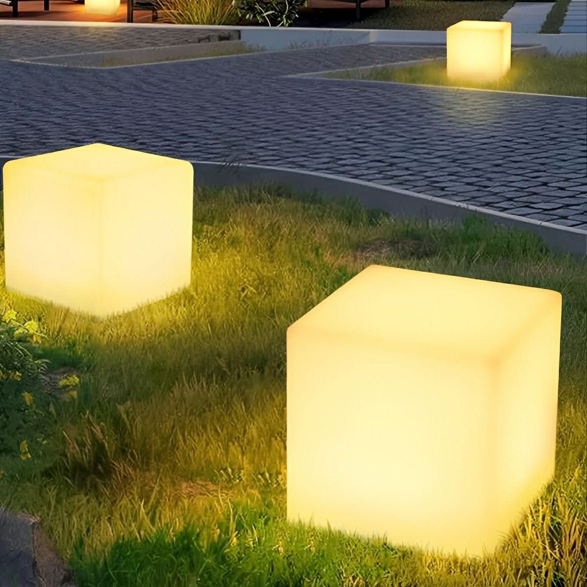 CUBECREST – Outdoor Floor Lamp for Refined Nighttime Glow