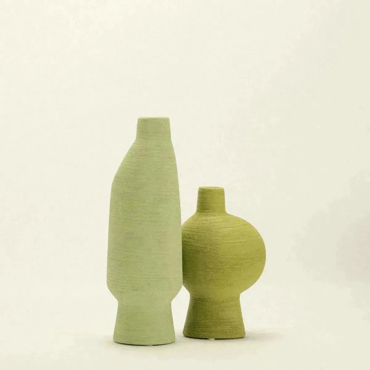 Sculptural Ceramic Vase for Tables, Shelves, and Windowsills – Green Handcrafted Pottery for Fresh or Dried Botanicals