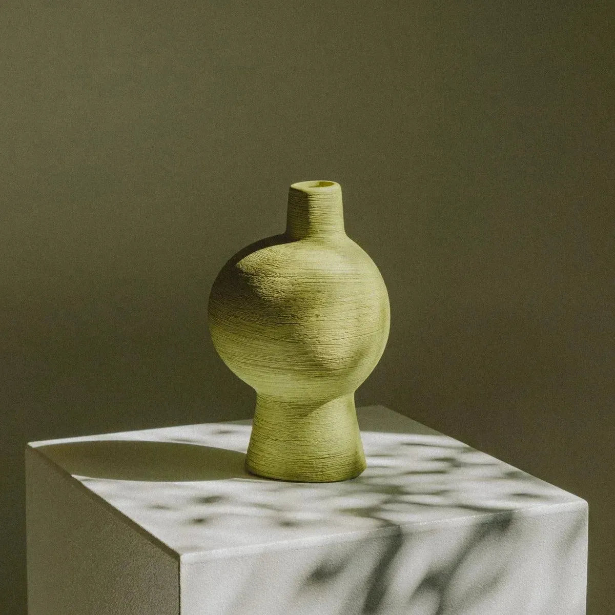 Sculptural Ceramic Vase for Tables, Shelves, and Windowsills – Green Handcrafted Pottery for Fresh or Dried Botanicals