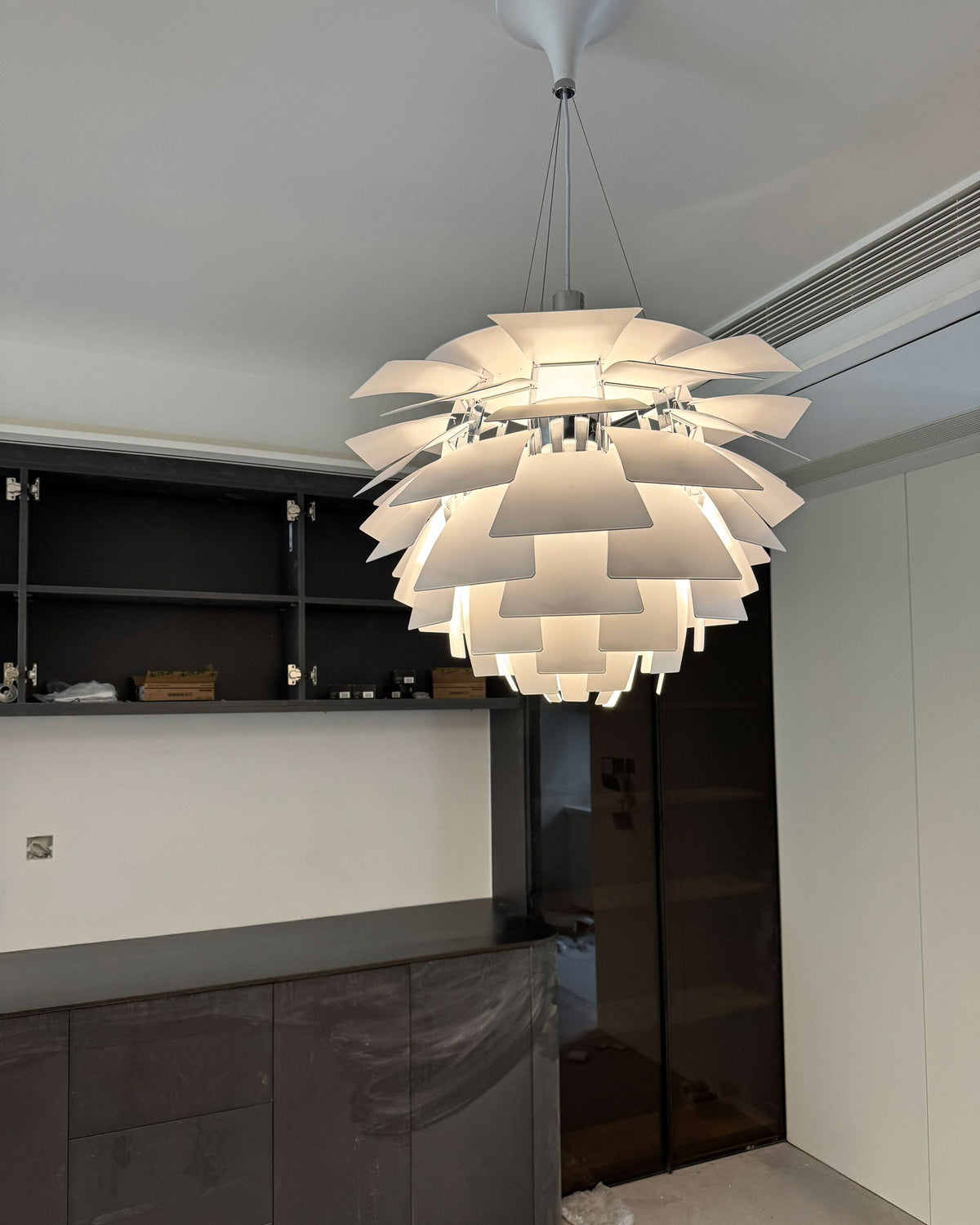Sculptural Metal Shade Hanging Fixture 20 in Adjustable Height Overhead Lighting for Dining Room Kitchen Island Entryway Warm Glow Installat