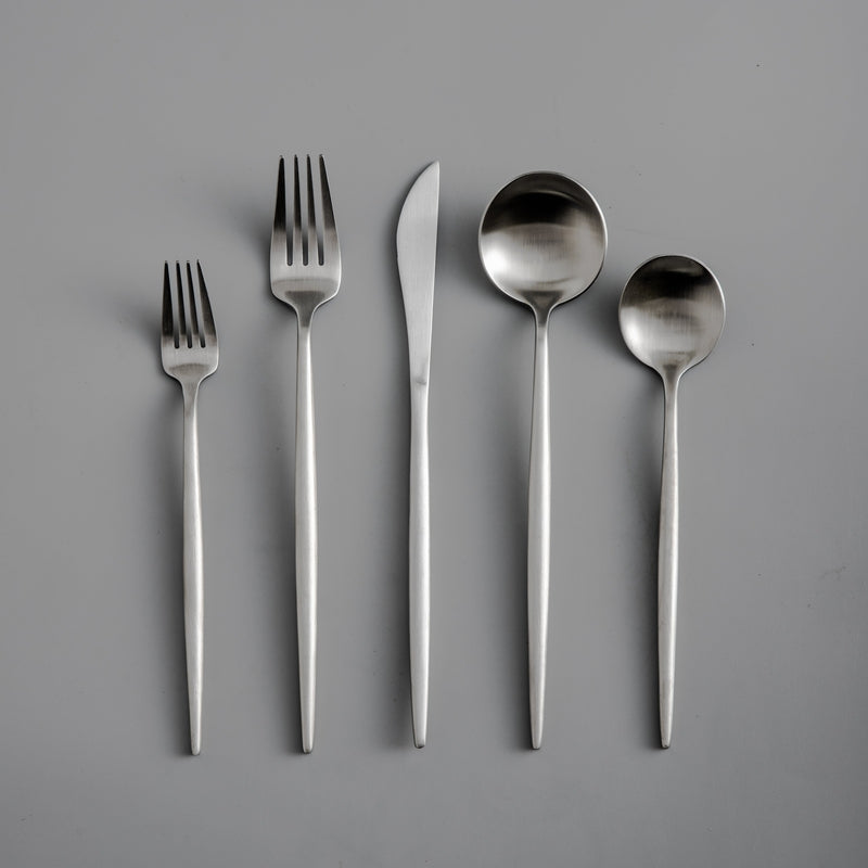 Titanium-Coated Stainless Steel Flatware Set – 18/10 Premium Dinnerware Service for Everyday Dining & Special Occasions