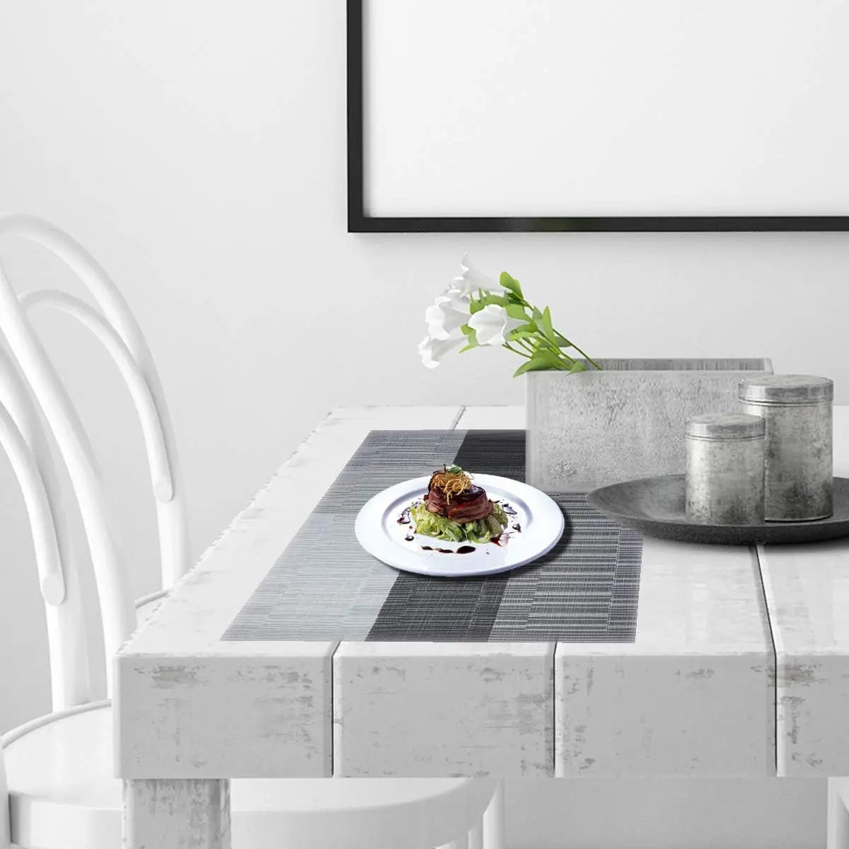 Machine-Washable PVC Placemats Set of 4 Heat-Resistant Non-Slip Table Mats for Dining Kitchen Dinner Parties