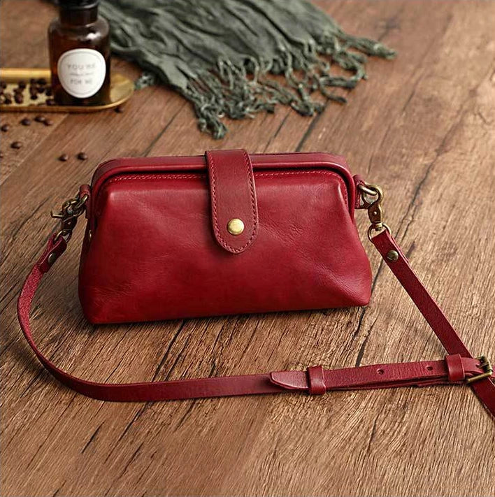 Vintage-Inspired Leather Crossbody Purse for Women – Classic Handbag with Adjustable Strap for Daily Use, Travel, Shopping & Casual Outfits
