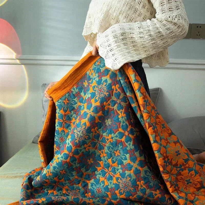 Six-Layer Cotton Quilt with Blue Pattern – Breathable Bed Blanket for Year-Round Comfort
