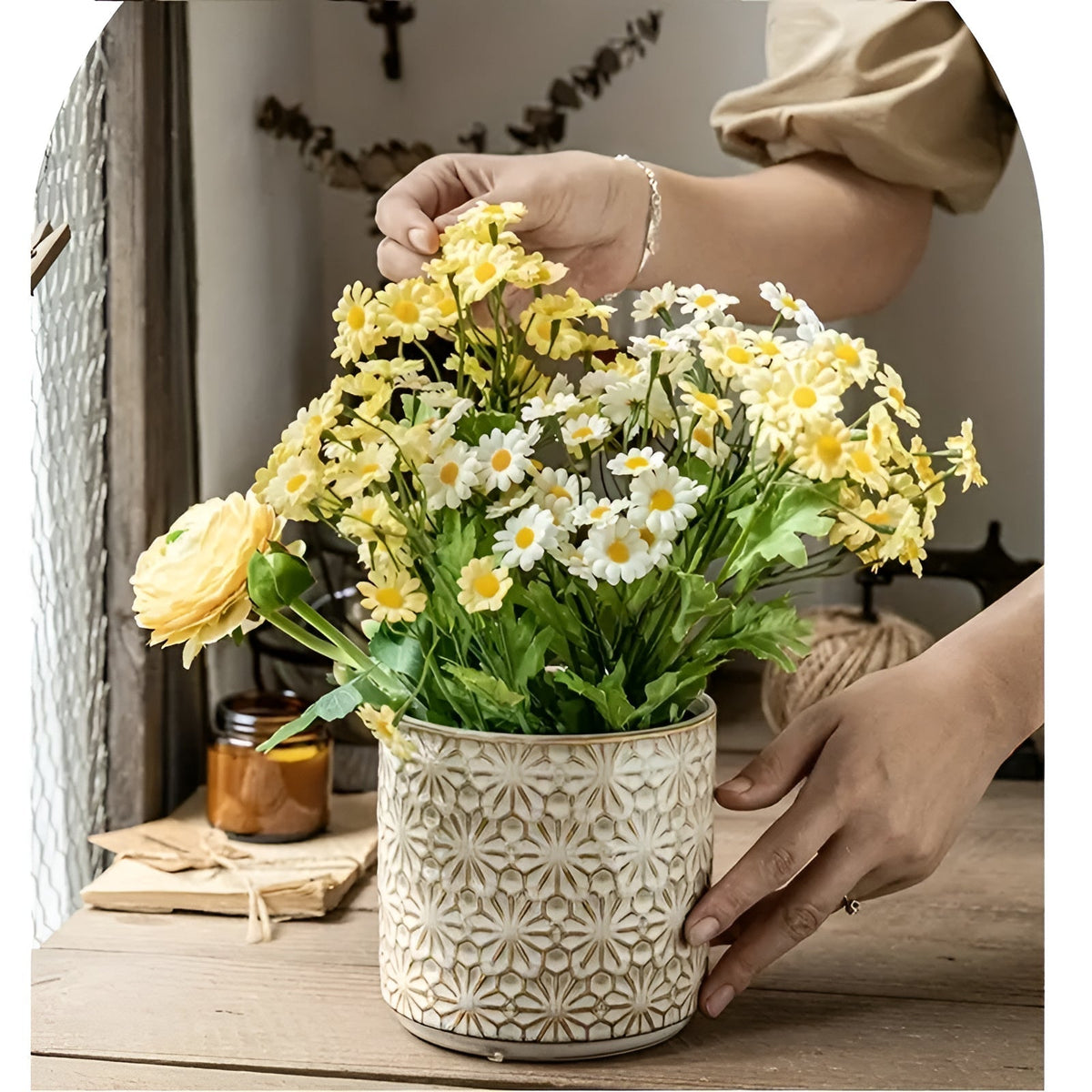 Brisa Utensil Holder - Ceramic, Embossed Floral Design