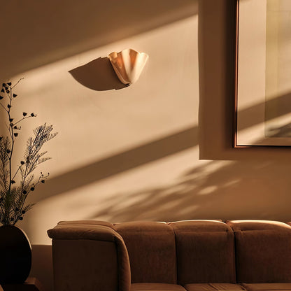Indoor Sconce with Sculptural Glass Shade in Warm Tones – Metal Frame LED-Compatible – Wall-Mounted Accent for Bedrooms Hallways Living Spac