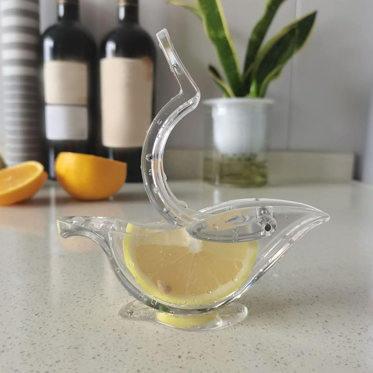 Handheld Citrus Press for Fresh Lemon Lime Orange Juice Kitchen Tool Easy Squeeze No Mess Beverage Cocktail Drink Maker Tea Water Fish Salad