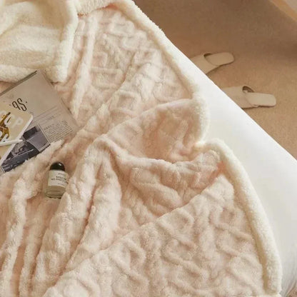 Plush Polyester Throw Blanket for Bed, Couch & Sofa - Lightweight All-Season Layer for Bedroom or Living Room