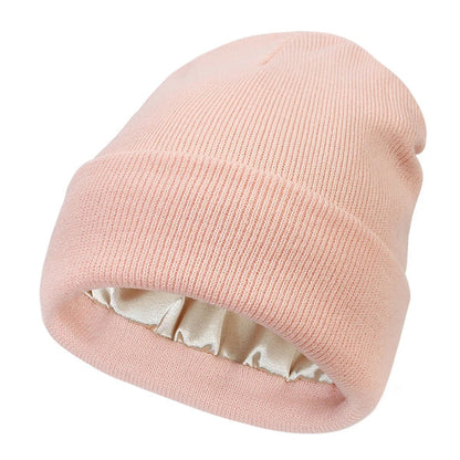 Silk-Lined Winter Beanie for Women – Protects Hair from Frizz, Static & Cold – Soft Wool Hat with Smooth Interior Lining for Everyday Wear