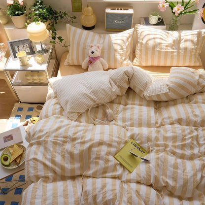 Washed Cotton Crepe Quilt Set with Fitted Sheet & Pillowcases – Breathable Striped Bedding for Year-Round Comfort