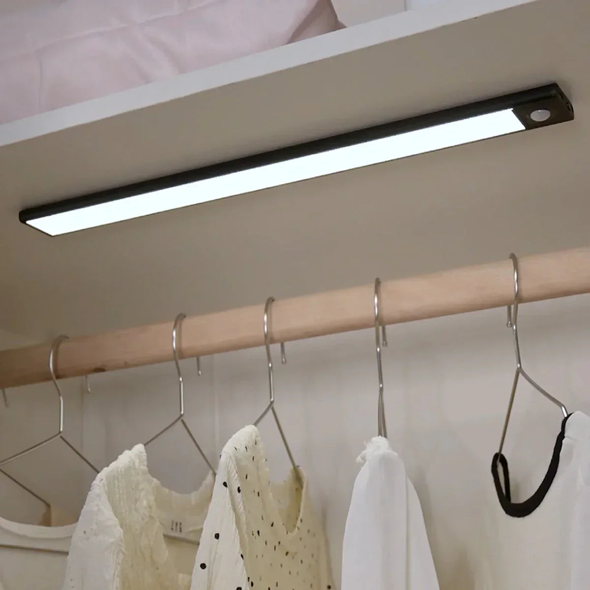 Motion Sensor LED Light Bar Rechargeable Aluminum 20 in Wireless Closet Cabinet Hallway Under Counter Lighting Warm Neutral Cool White