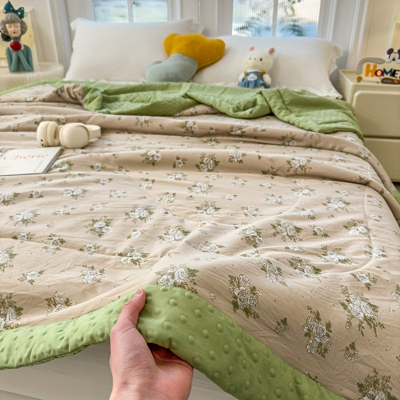 Breezy Quilt - Lightweight Floral Design, Summer Comfort