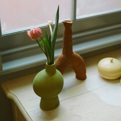 Sculptural Ceramic Vase for Tables, Shelves, and Windowsills – Green Handcrafted Pottery for Fresh or Dried Botanicals