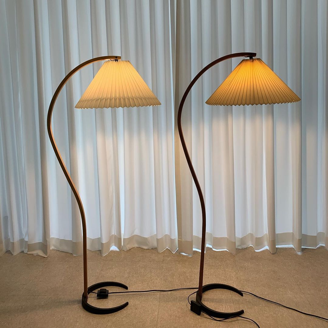 Arched Wood Reading Lamp with Fabric Shade 59 in Tall Modern Over-Sofa Light Natural Finish for Living Rooms Bedrooms Minimalist Standing La