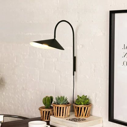 Swing-Arm Sconce with Leaf Shade for Bedroom & Study – Directional Reading Light, Rotatable Design, Metal Construction – Black or Cashmere F