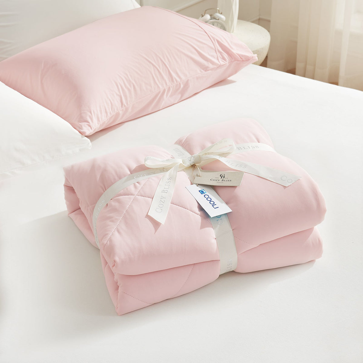 Cloud-Like Comforter | Lightweight Cooling Comforter with Q-max 0.46 | Breathable Design for Hot Sleepers