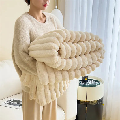 Plush Faux Fur Throw Blanket for Couch Bed Sofa Lightweight Warm Cozy Home Decor Living Room Bedroom Furniture Accent Textiles