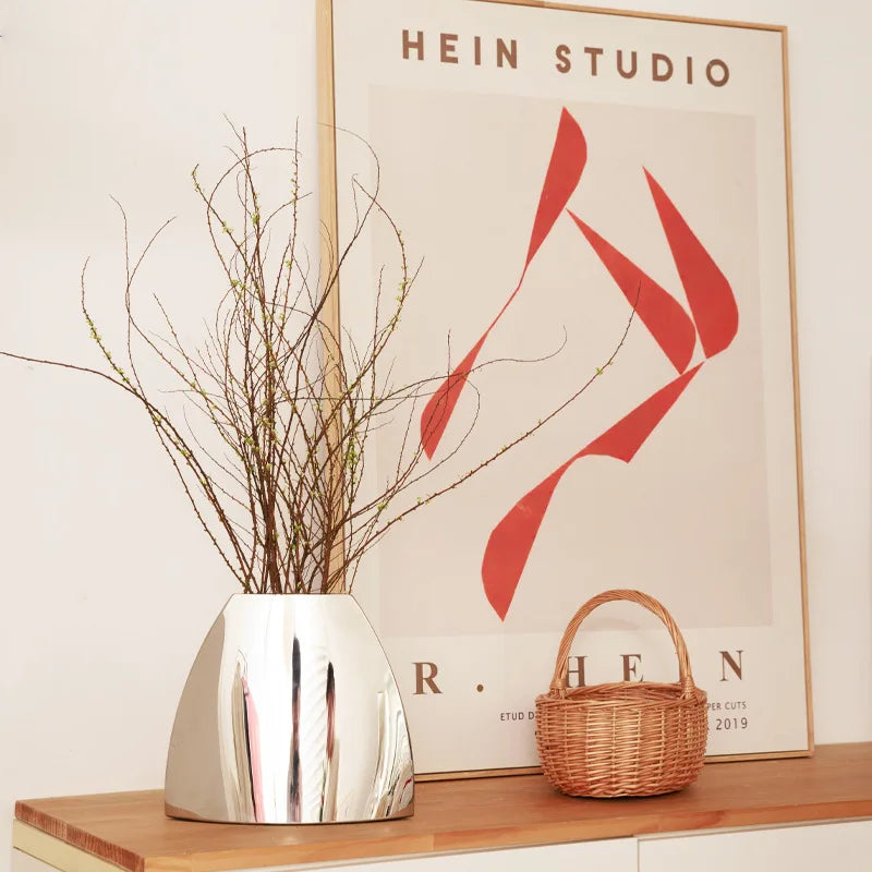 Contemporary Arc Metal Flower Vase – Polished Stainless Steel Decorative Centerpiece for Modern Interiors