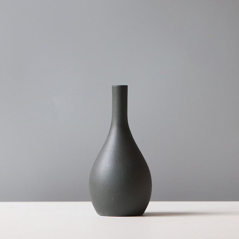 Contemporary Ceramic Vase with Matte Finish – Handmade Pottery for Modern Decor