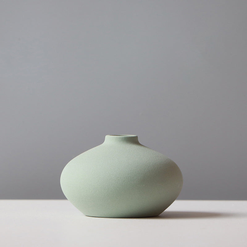 Contemporary Ceramic Vase with Matte Finish – Handmade Pottery for Modern Decor
