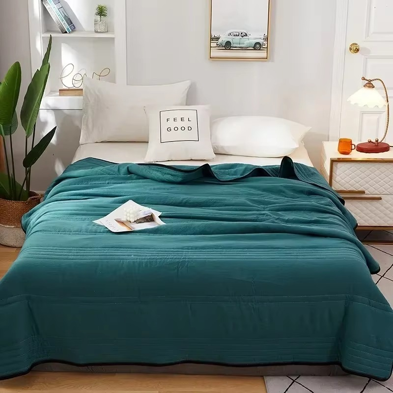 Cozy Comfort | Lightweight All-Season Quilt for Double Bed with Breathable Design | Versatile Bedding Solution