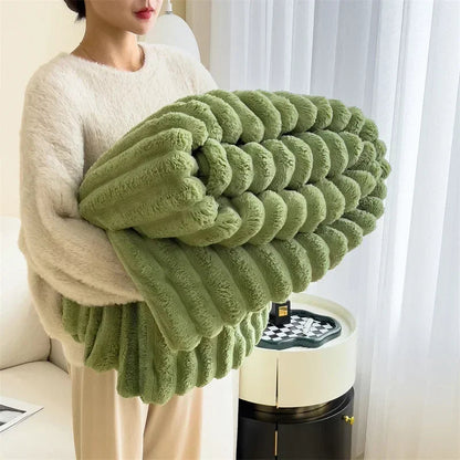 Faux Shearling Throw Blanket – Plush Fleece for Couch, Bed & Living Room in 5 Sizes | Cozy Soft Layering Piece for Cold Seasons &