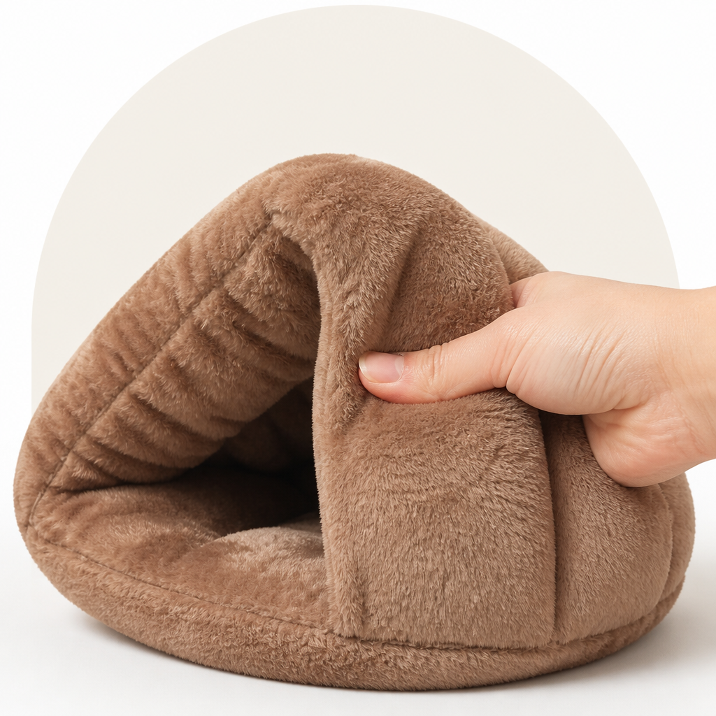 Ortekor Thick Plush & Insulated Triangle Kennel Mat