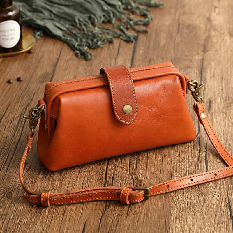 Compact Leather Crossbody Purse for Women – Adjustable Strap Shoulder Bag with Zip Closure for Travel, Shopping & Everyday Wear
