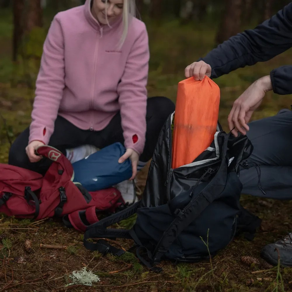 Lightweight Camping Sleep Mat with Built-In Pump