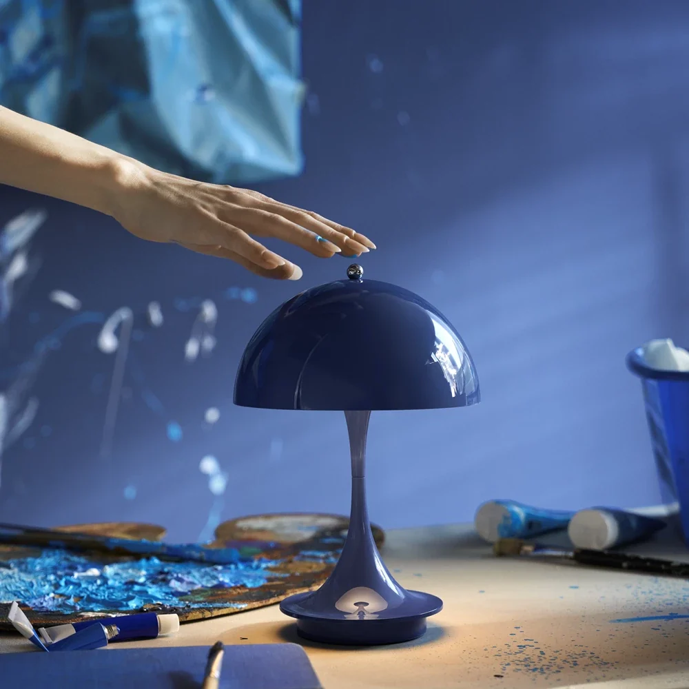 Contemporary Slim Wireless Table Lamp