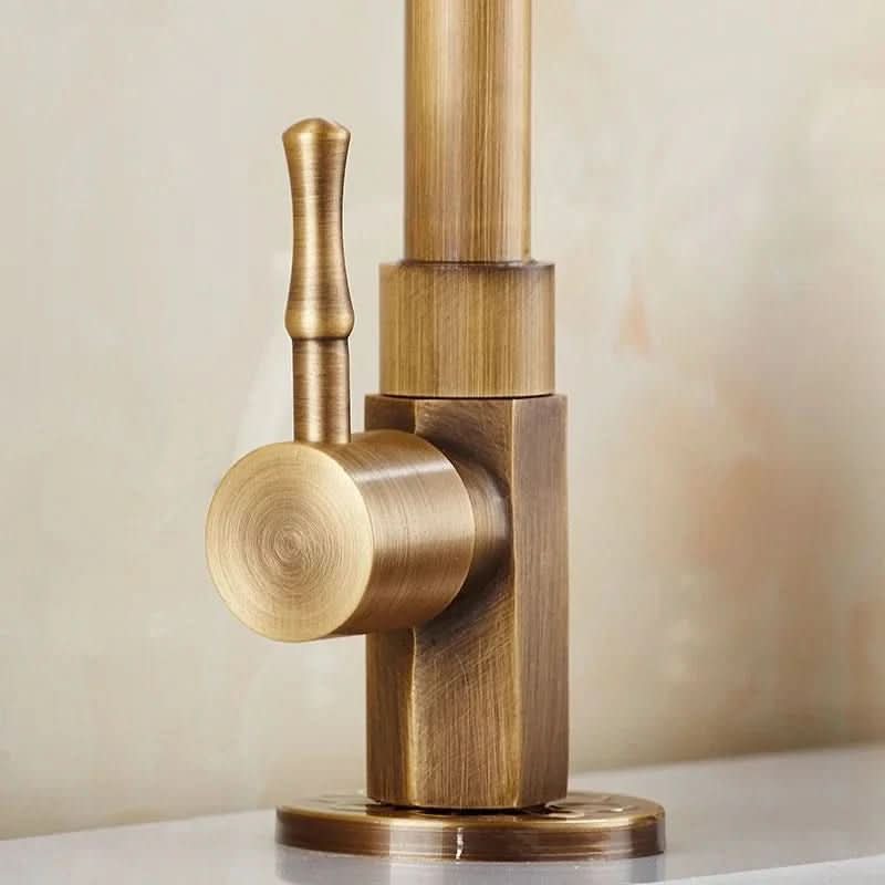 REGALFLOW – Swan Neck Brass Faucet for Classic Spaces