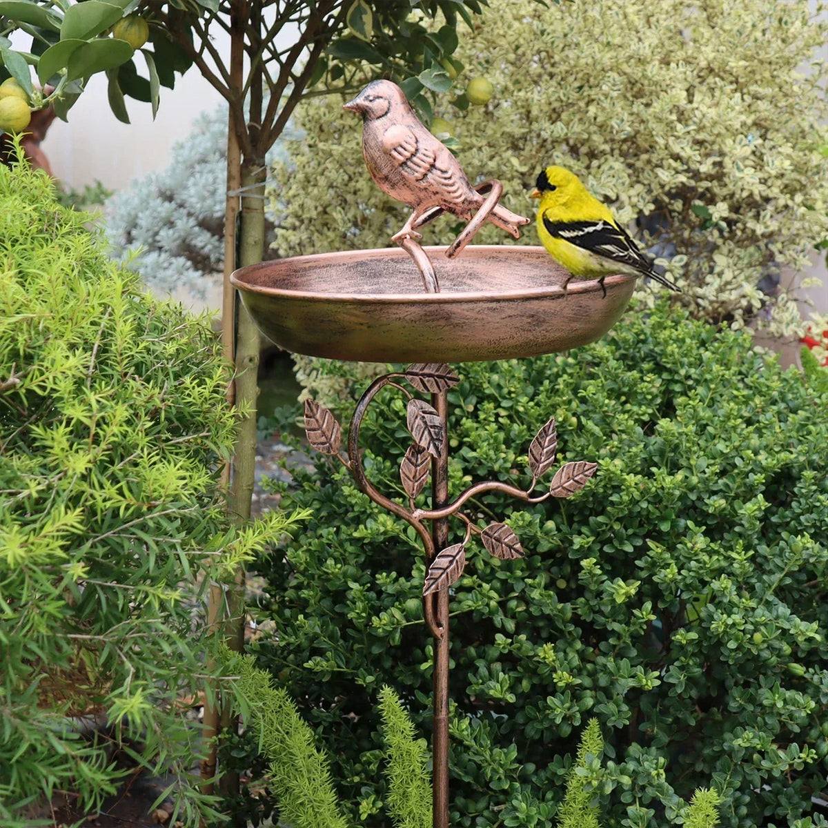 Metal Bird Bath Stake Garden Ornament with Decorative Bowl for Outdoor Yard Feeding Station
