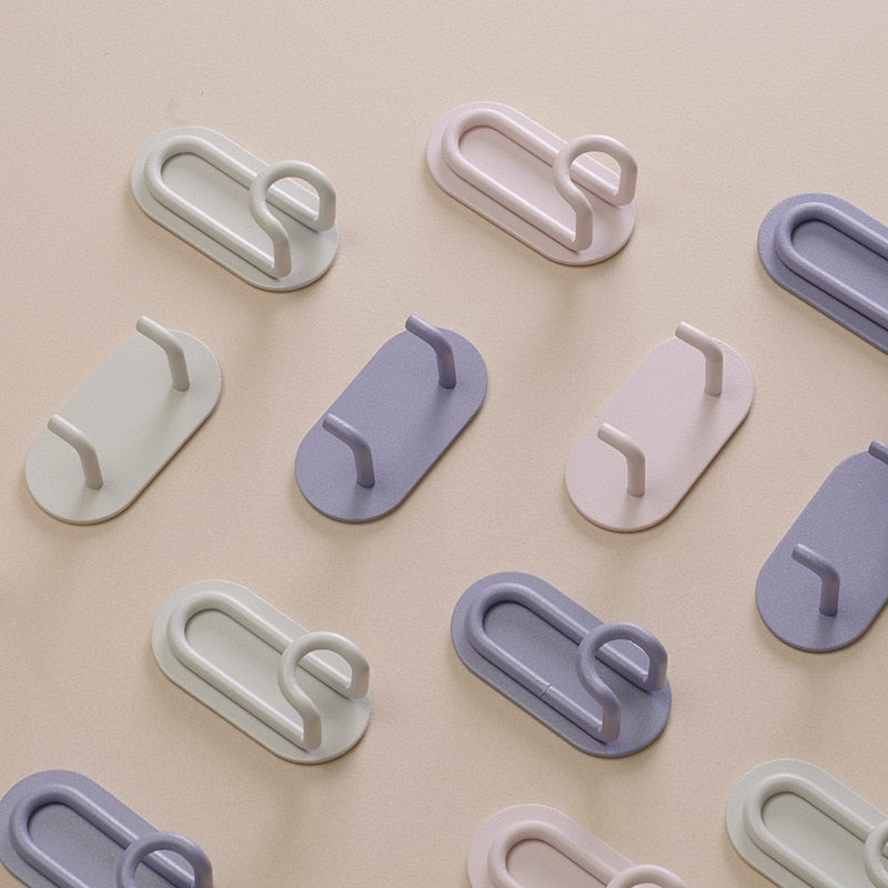 Adhesive Metal Hooks for Bathroom & Kitchen Storage — Dual-Hook Design, No Drilling, Lightweight Organizer for Keys, Towels, Accessories