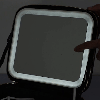 AURAMIR – Portable Makeup Bag with LED Mirror and Adjustable Brightness for Travel and Daily Use