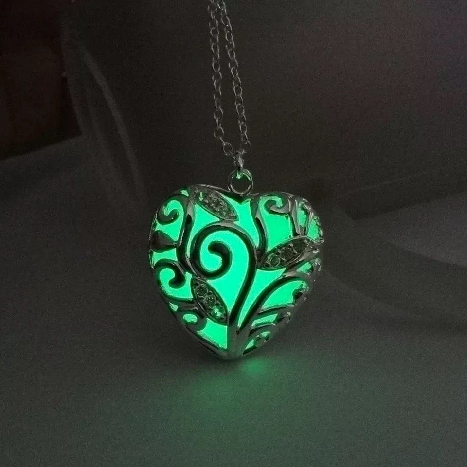 Luminous Heart Pendant Necklace – Glow-in-the-Dark Jewelry for Women – Adjustable 16-18 in Chain – Hypoallergenic Stainless Steel – Gift