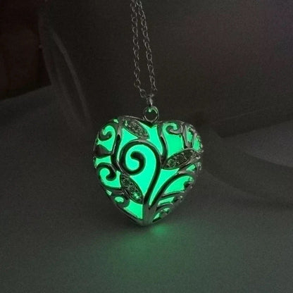 Luminous Heart Pendant Necklace – Glow-in-the-Dark Jewelry for Women – Adjustable 16-18 in Chain – Hypoallergenic Stainless Steel – Gift
