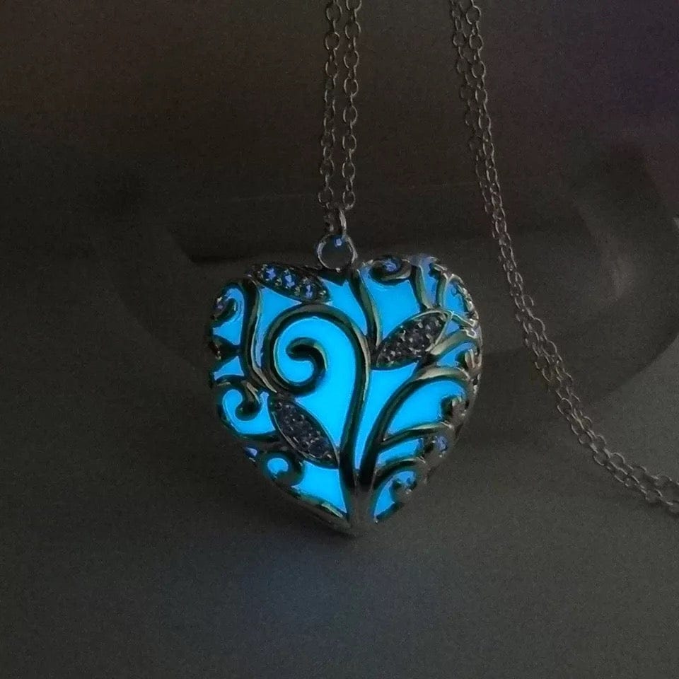 Luminous Heart Pendant Necklace – Glow-in-the-Dark Jewelry for Women – Adjustable 16-18 in Chain – Hypoallergenic Stainless Steel – Gift