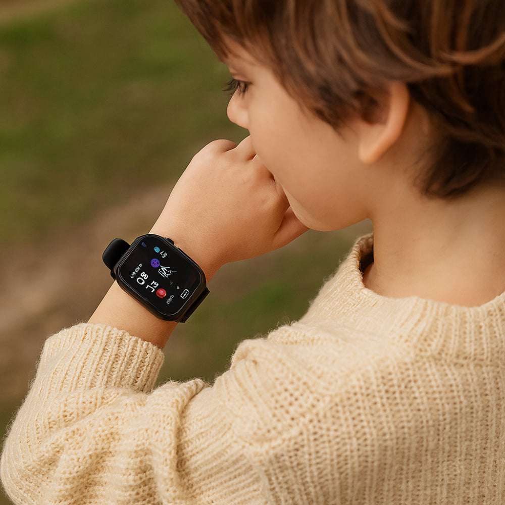 Kids Smartwatch | 4G GPS Tracker with Waterproof Design & Camera | Real-Time Location Updates for Active Play