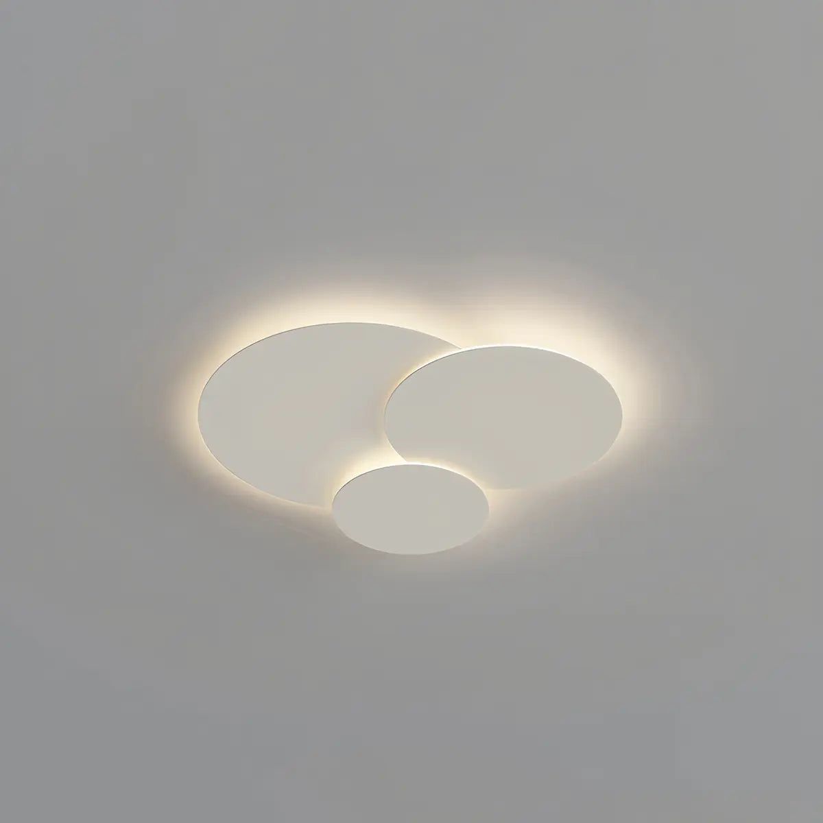 Layered Disc LED Flush Mount Ceiling Light with Remote – Adjustable Color Temperature & Dimming for Bedroom, Bath, Living Room – White Conte
