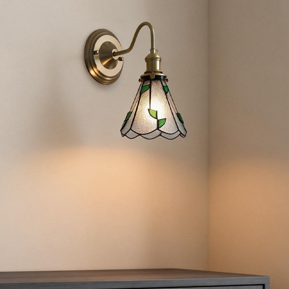Stained Glass Sconce with Copper Frame E27 Socket Indoor Accent Fixture for Entryways Staircases Reading Nooks Vintage-Inspired Art Deco Lig
